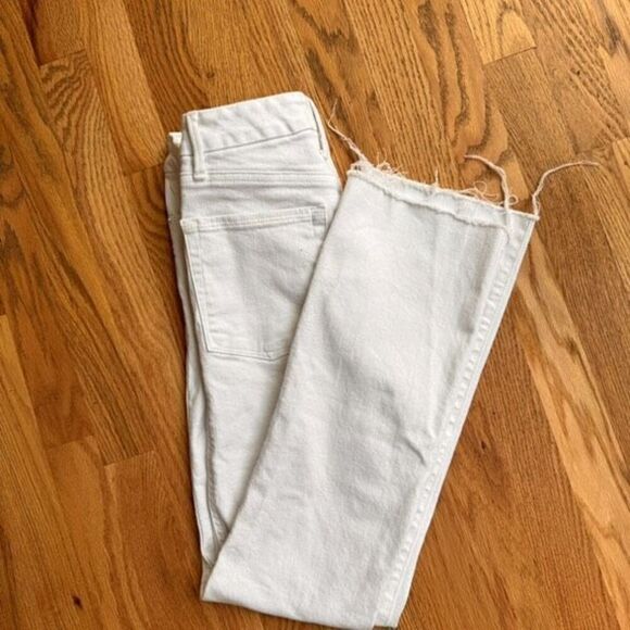 Good American Good Curve Cropped Button Fly Straight Leg Jeans - Picture 6 of 12